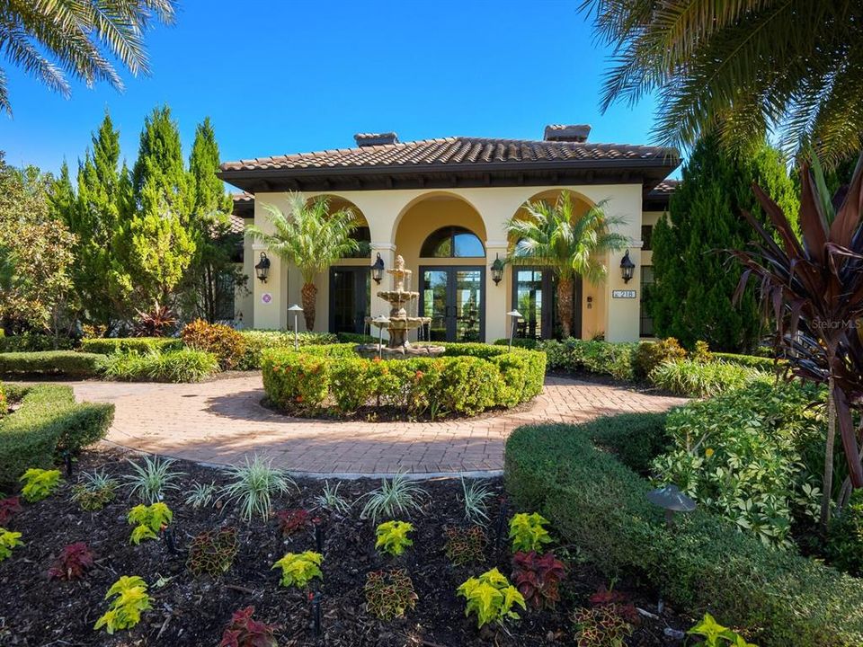 For Sale: $549,900 (3 beds, 3 baths, 2104 Square Feet)