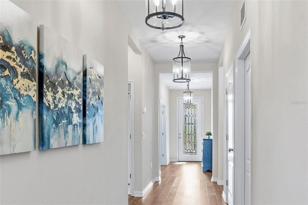 For Sale: $549,900 (3 beds, 3 baths, 2104 Square Feet)