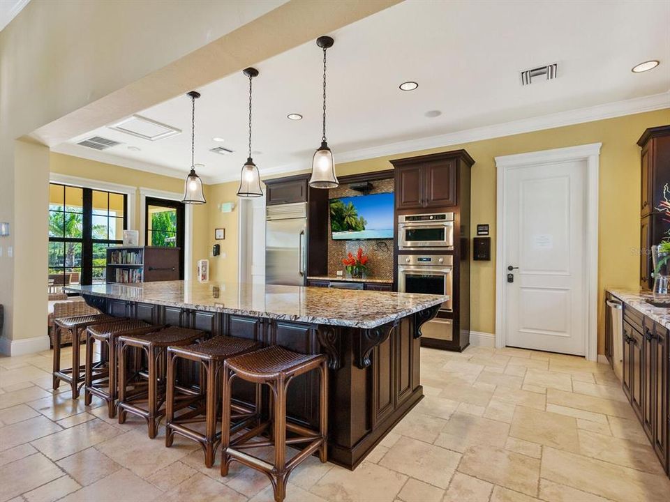 For Sale: $549,900 (3 beds, 3 baths, 2104 Square Feet)