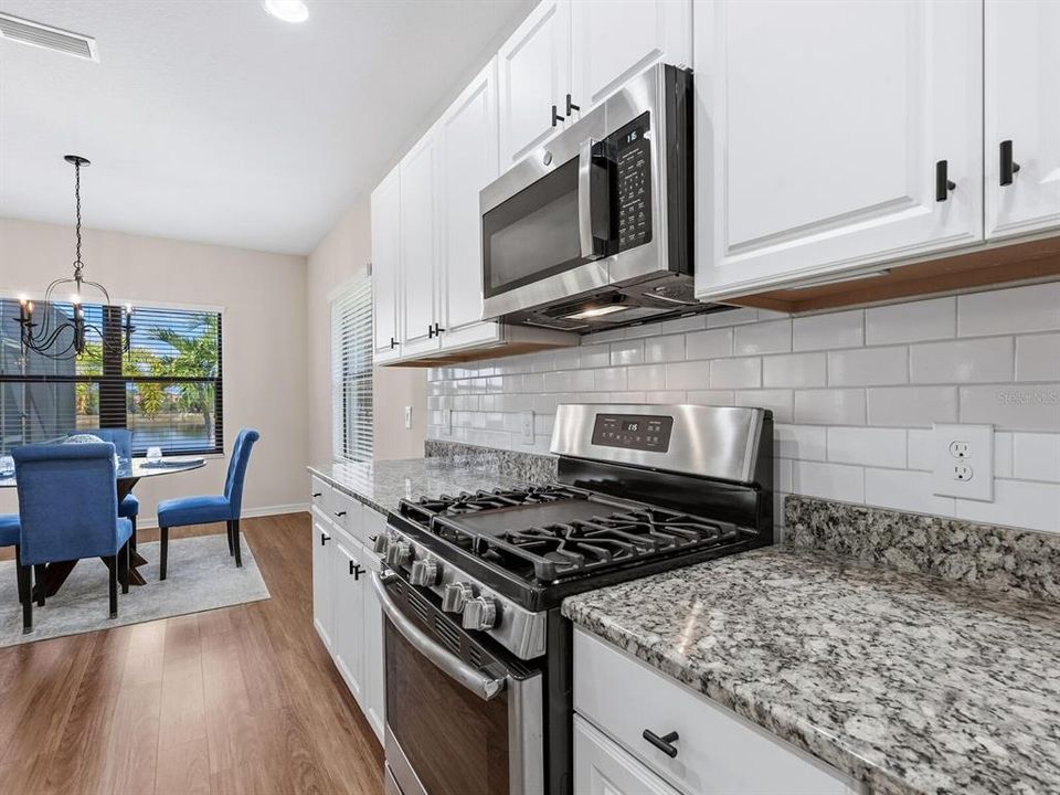 For Sale: $549,900 (3 beds, 3 baths, 2104 Square Feet)