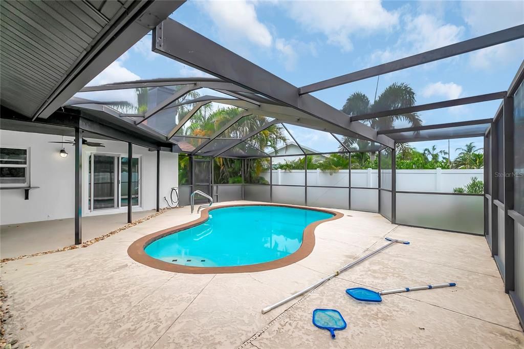 For Sale: $520,000 (3 beds, 2 baths, 1950 Square Feet)