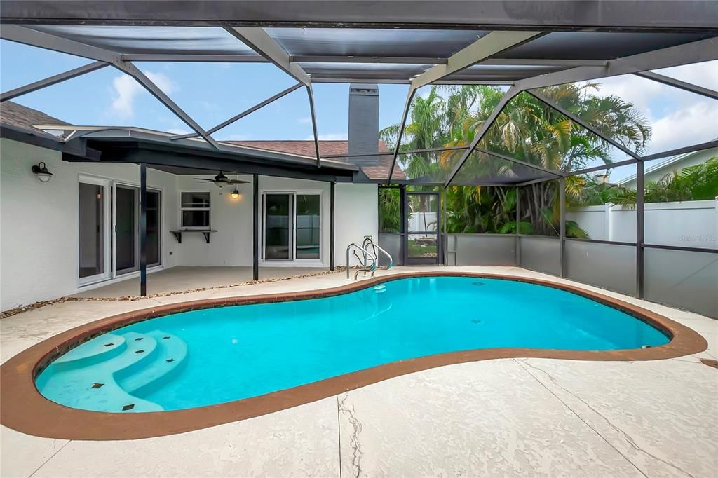 For Sale: $520,000 (3 beds, 2 baths, 1950 Square Feet)