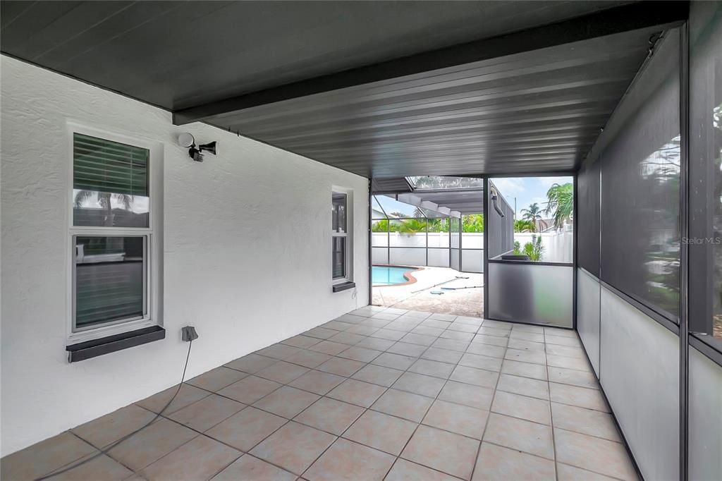 For Sale: $520,000 (3 beds, 2 baths, 1950 Square Feet)