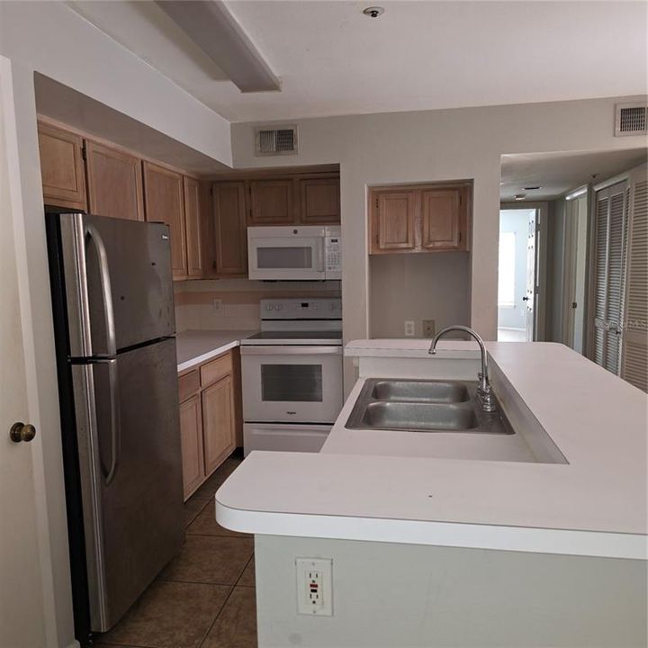 For Rent: $1,550 (2 beds, 1 baths, 969 Square Feet)