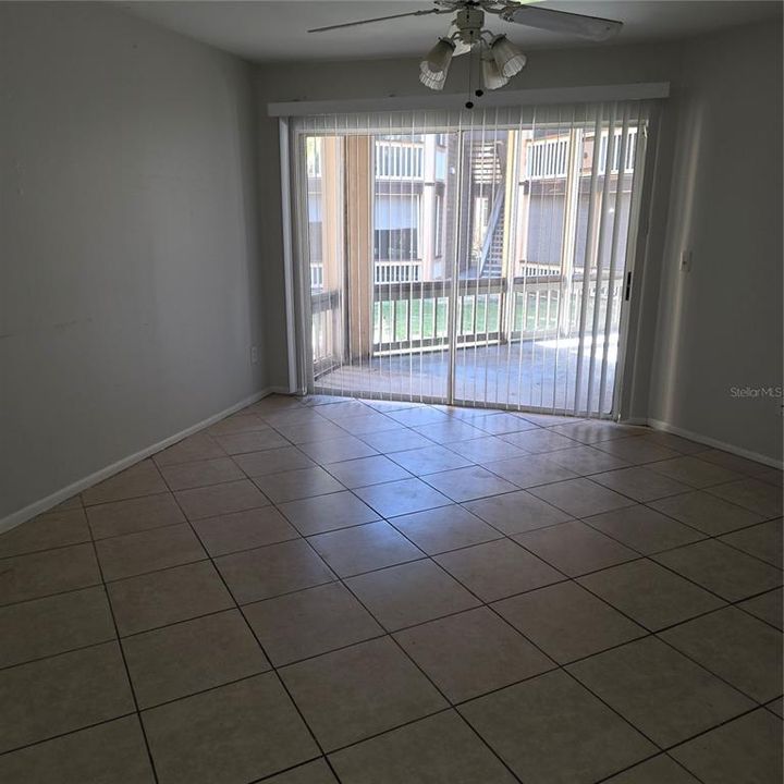 For Rent: $1,550 (2 beds, 1 baths, 969 Square Feet)