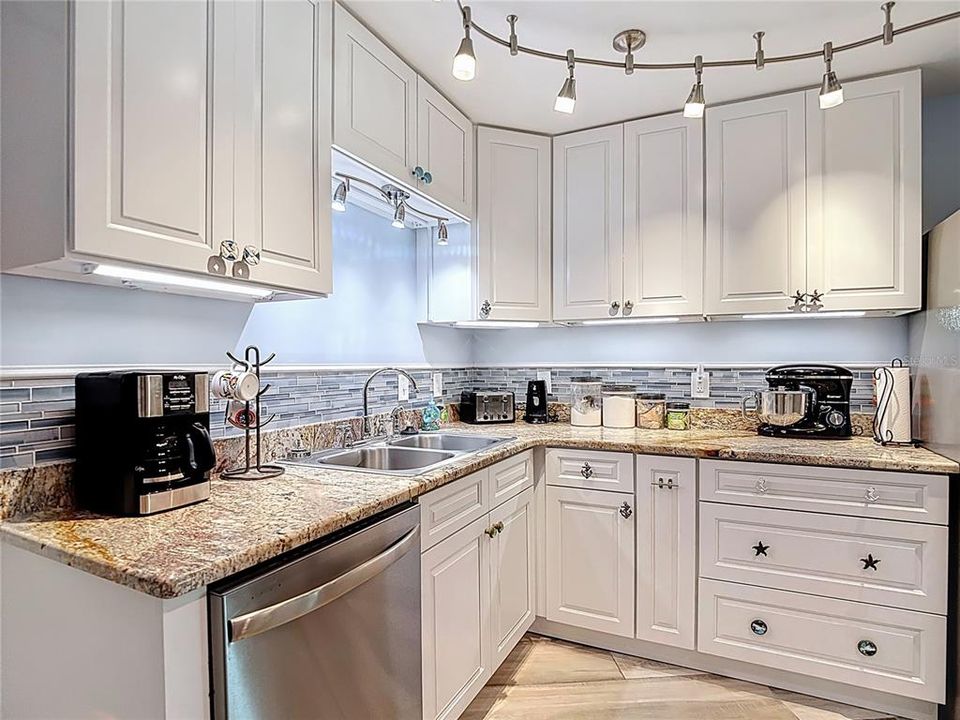 For Sale: $419,000 (3 beds, 2 baths, 1148 Square Feet)