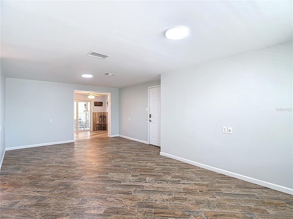 For Sale: $419,000 (3 beds, 2 baths, 1148 Square Feet)