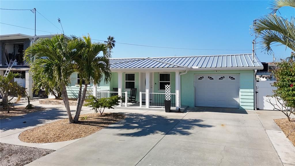 For Sale: $419,000 (3 beds, 2 baths, 1148 Square Feet)