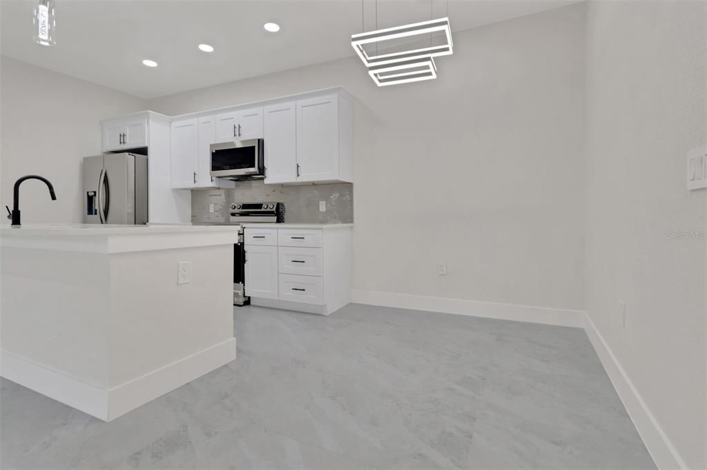 На продажу: $539,900 (6 спален, 0 ванн, 1200 Квадратных фут)