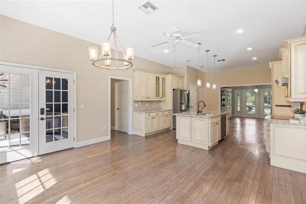 待售: $892,000 (3 贝兹, 3 浴室, 3104 平方英尺)