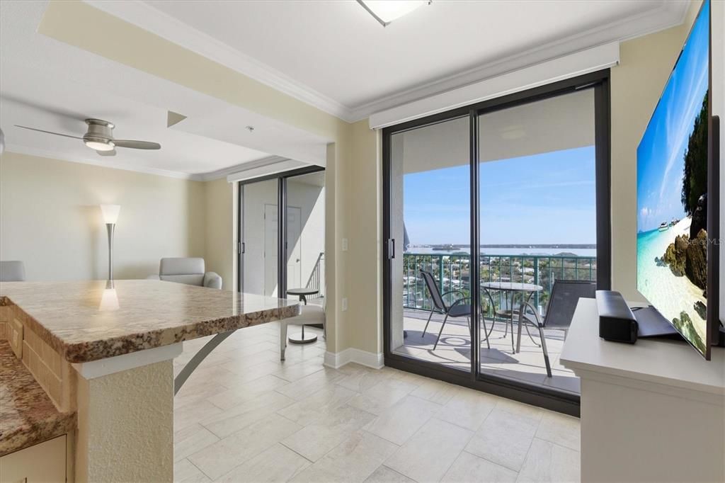 На продажу: $669,000 (2 спален, 2 ванн, 1653 Квадратных фут)