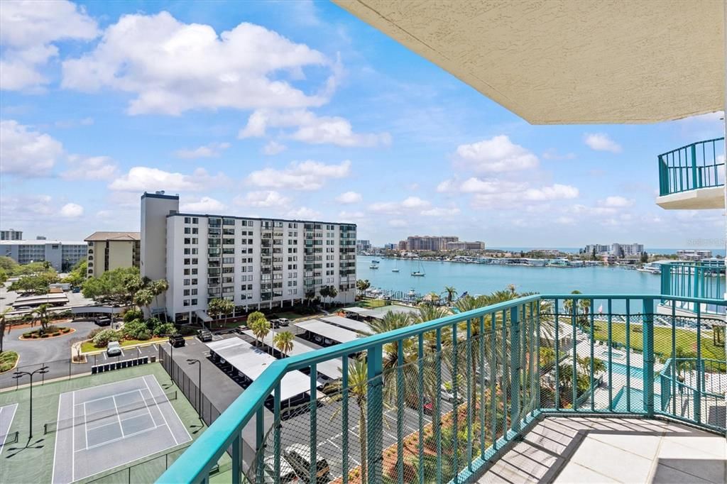 На продажу: $669,000 (2 спален, 2 ванн, 1653 Квадратных фут)