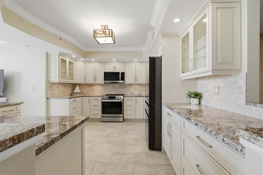 На продажу: $669,000 (2 спален, 2 ванн, 1653 Квадратных фут)