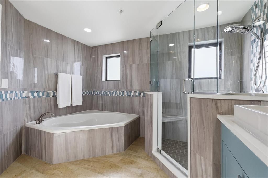 На продажу: $669,000 (2 спален, 2 ванн, 1653 Квадратных фут)