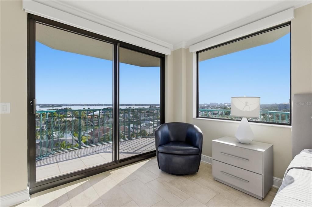 На продажу: $669,000 (2 спален, 2 ванн, 1653 Квадратных фут)