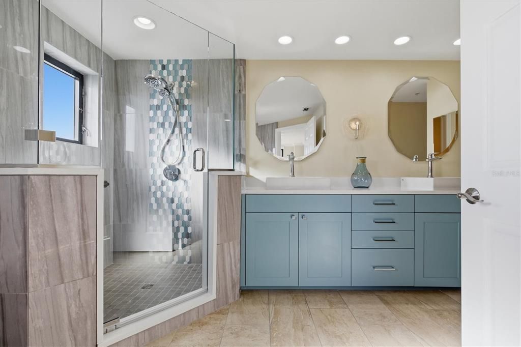 На продажу: $669,000 (2 спален, 2 ванн, 1653 Квадратных фут)