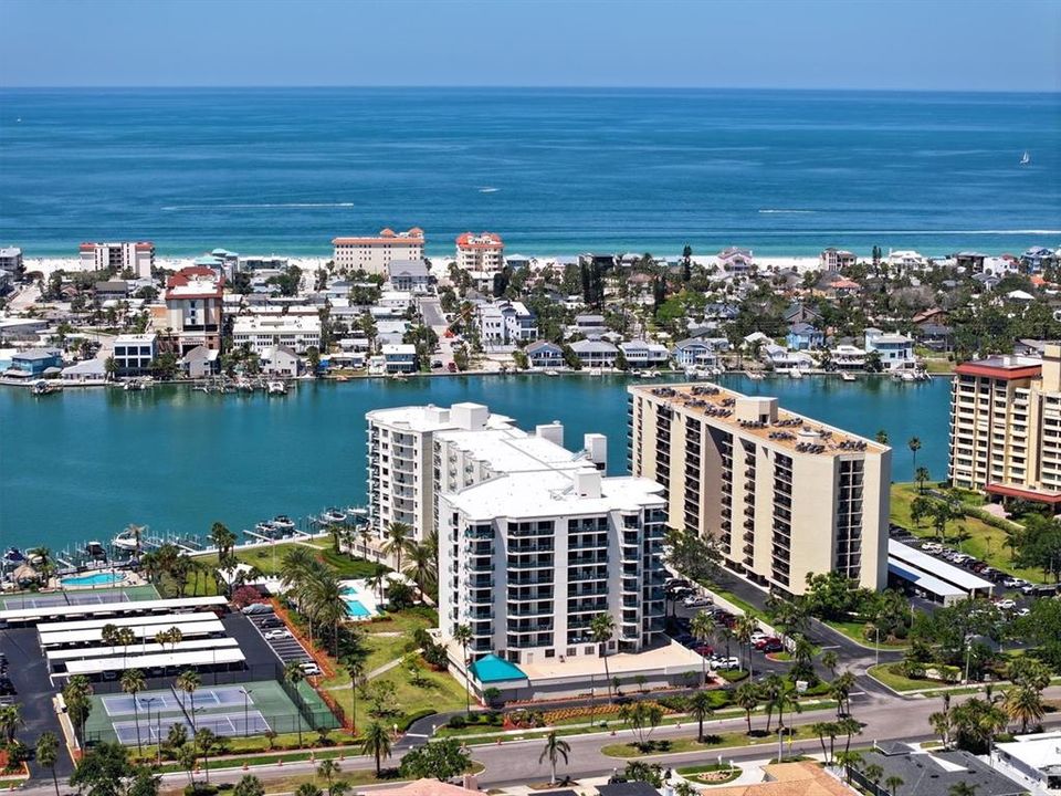 На продажу: $669,000 (2 спален, 2 ванн, 1653 Квадратных фут)