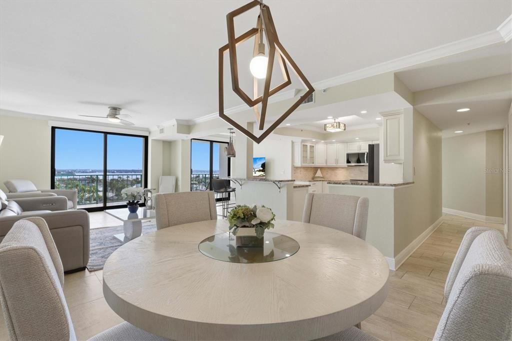 На продажу: $669,000 (2 спален, 2 ванн, 1653 Квадратных фут)