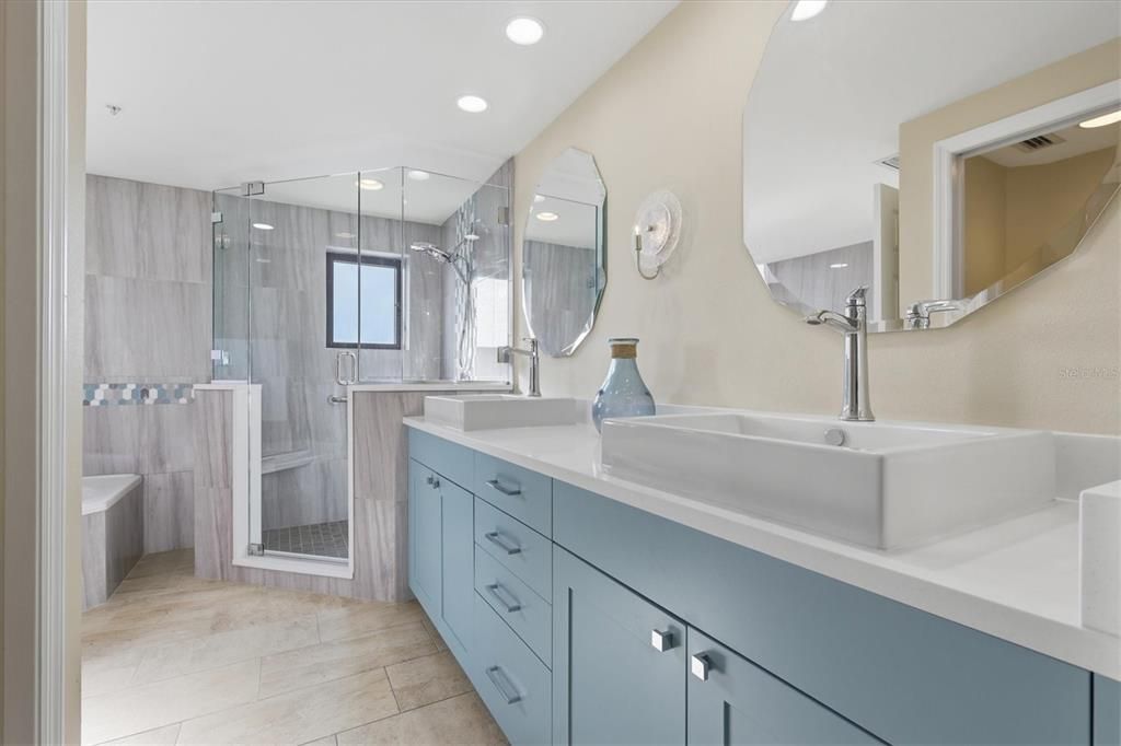 На продажу: $669,000 (2 спален, 2 ванн, 1653 Квадратных фут)