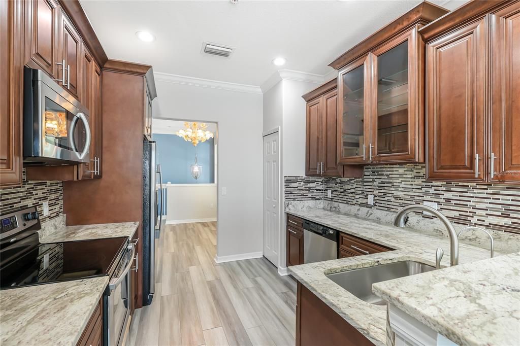 В аренду: $2,500 (3 спален, 2 ванн, 2045 Квадратных фут)