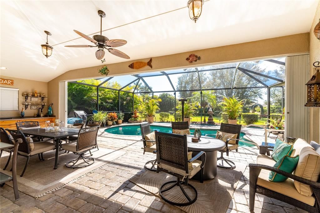 For Sale: $570,000 (3 beds, 2 baths, 2397 Square Feet)