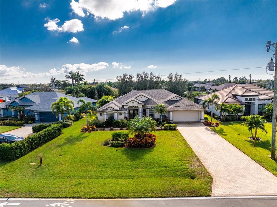 For Sale: $570,000 (3 beds, 2 baths, 2397 Square Feet)