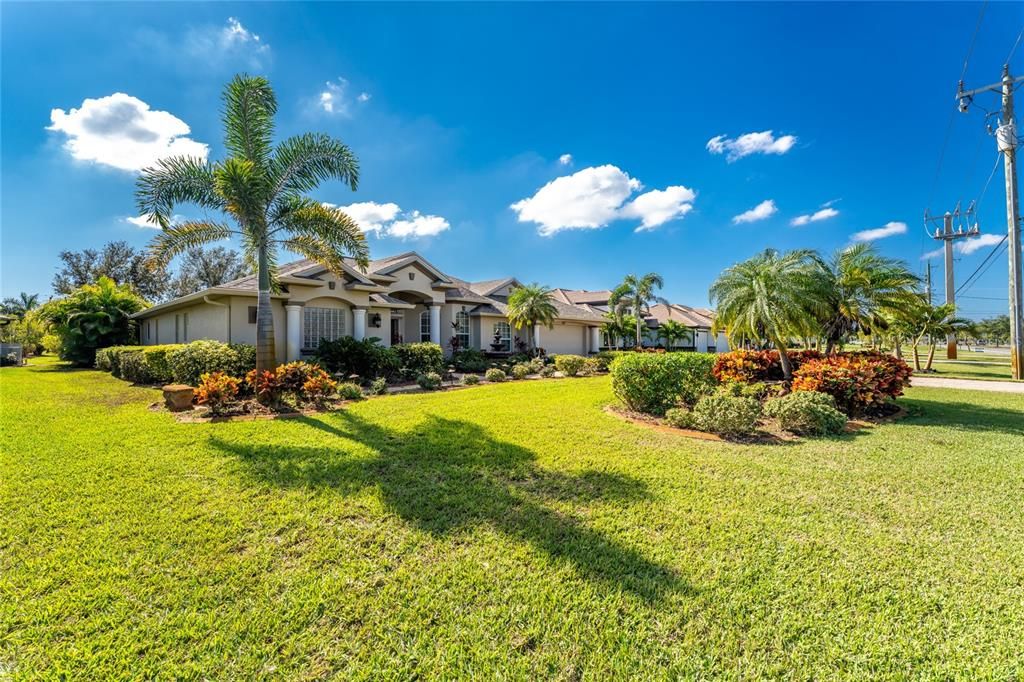 For Sale: $570,000 (3 beds, 2 baths, 2397 Square Feet)