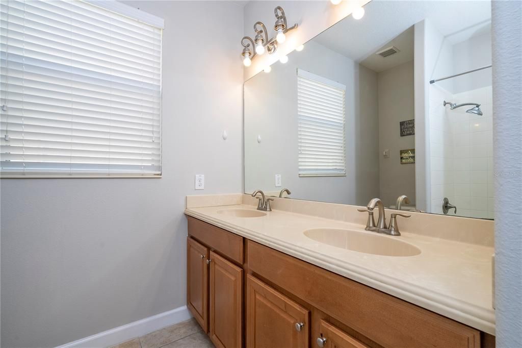 For Rent: $3,500 (4 beds, 3 baths, 2293 Square Feet)