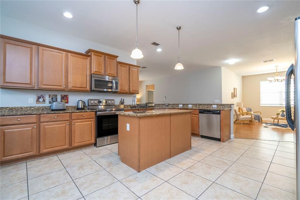 For Rent: $3,500 (4 beds, 3 baths, 2293 Square Feet)