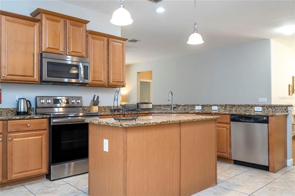 For Rent: $3,500 (4 beds, 3 baths, 2293 Square Feet)