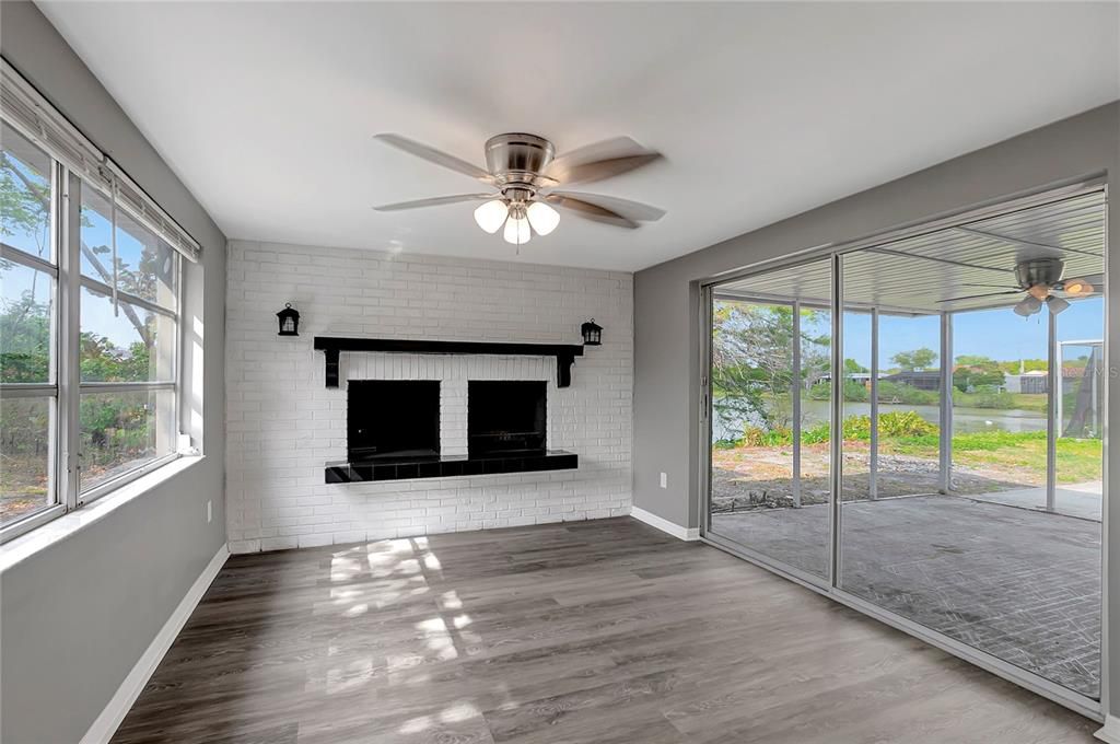 For Sale: $229,000 (3 beds, 2 baths, 1166 Square Feet)