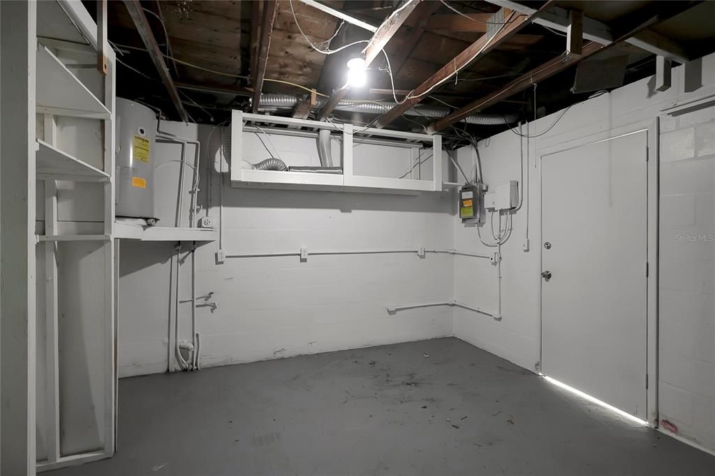 For Sale: $229,000 (3 beds, 2 baths, 1166 Square Feet)