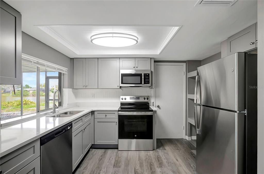 For Sale: $229,000 (3 beds, 2 baths, 1166 Square Feet)