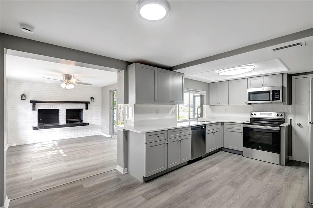 For Sale: $229,000 (3 beds, 2 baths, 1166 Square Feet)