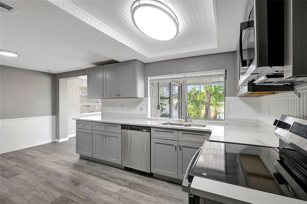 For Sale: $229,000 (3 beds, 2 baths, 1166 Square Feet)