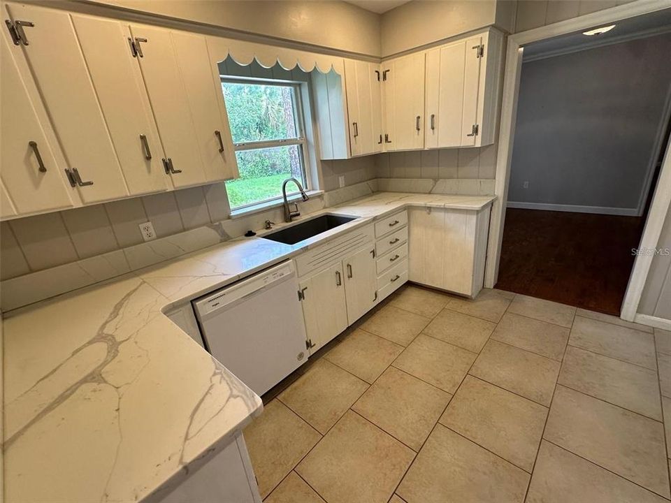 En Renta: $2,195 (2 camas, 1 baños, 1426 Pies cuadrados)