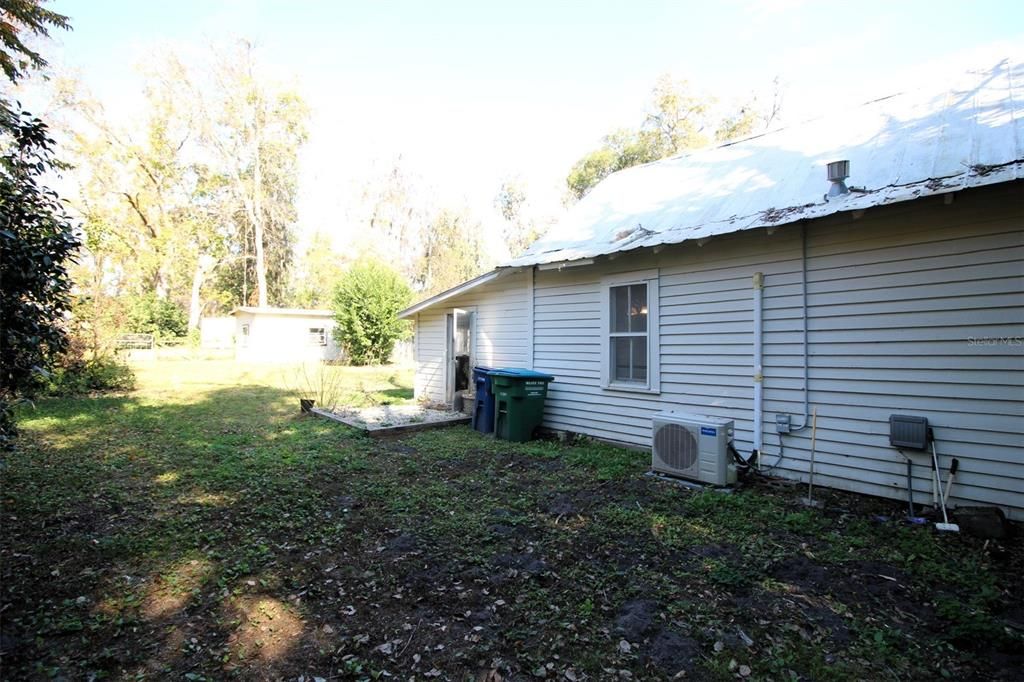 For Sale: $169,900 (2 beds, 1 baths, 780 Square Feet)