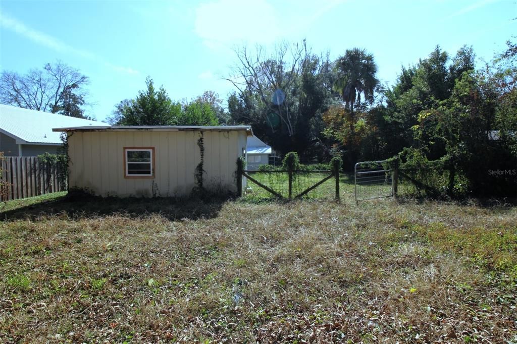 For Sale: $169,900 (2 beds, 1 baths, 780 Square Feet)