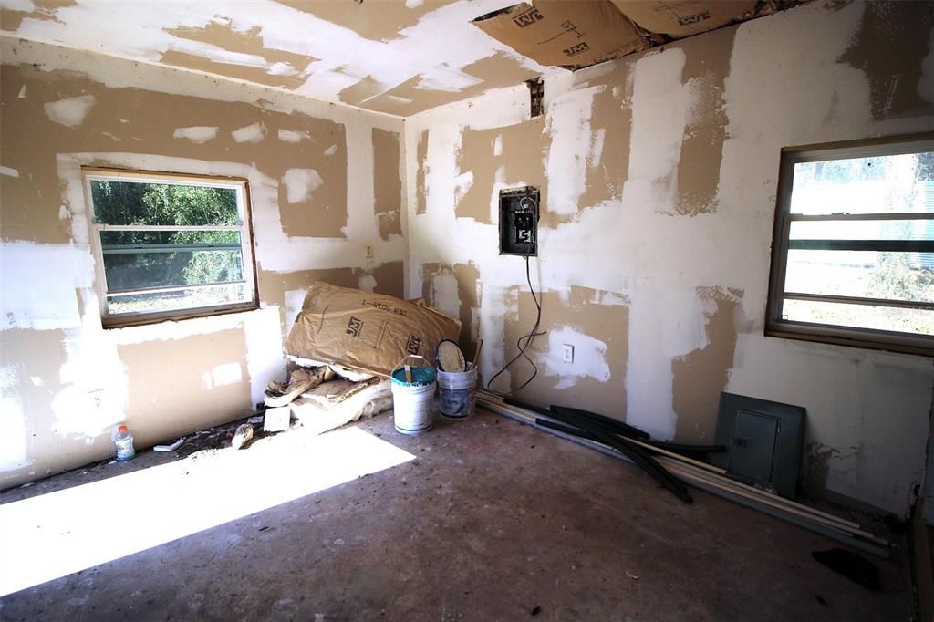 For Sale: $169,900 (2 beds, 1 baths, 780 Square Feet)