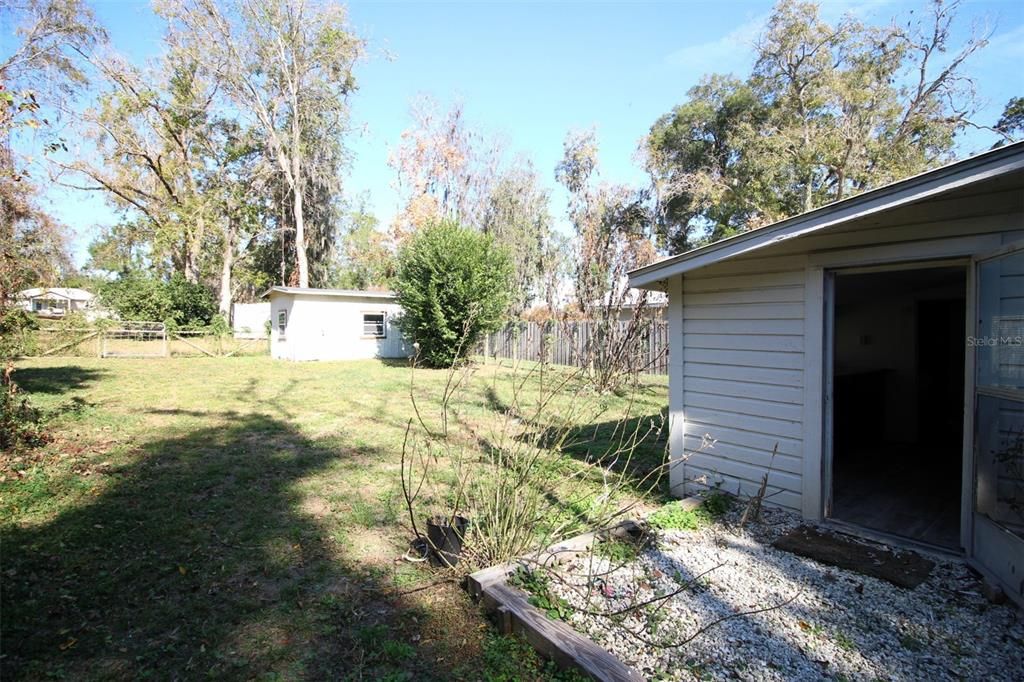 For Sale: $169,900 (2 beds, 1 baths, 780 Square Feet)