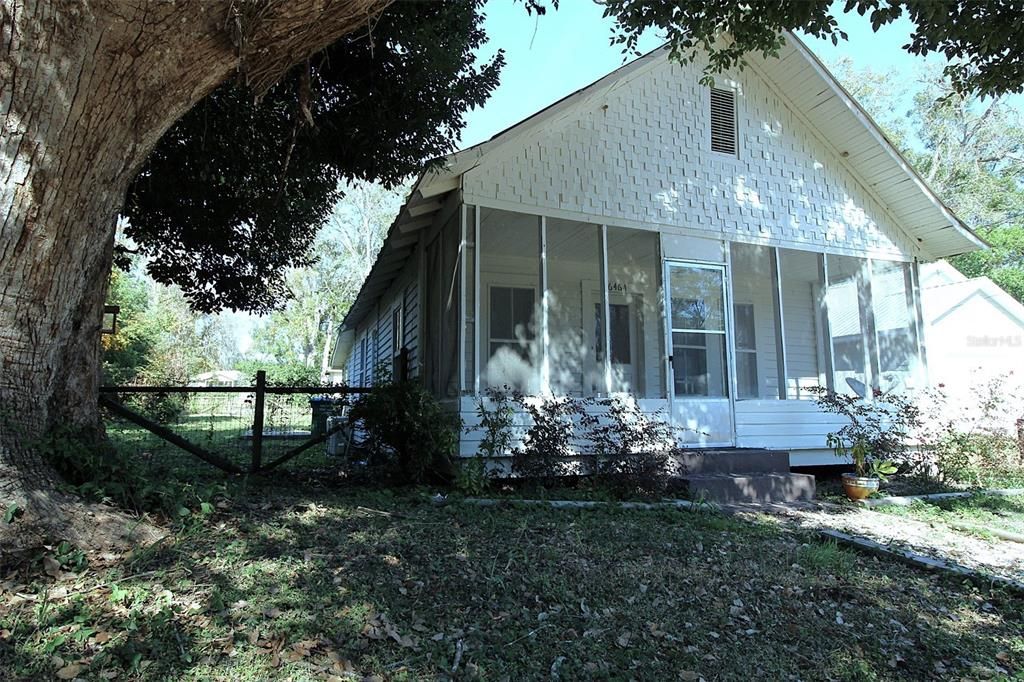 For Sale: $169,900 (2 beds, 1 baths, 780 Square Feet)