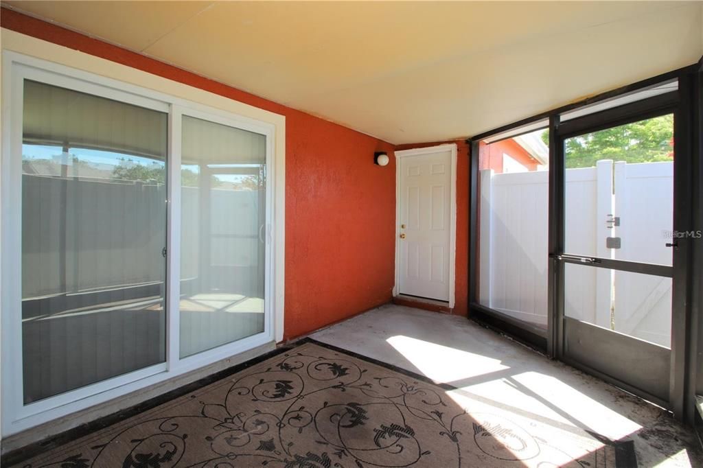 For Rent: $1,700 (2 beds, 2 baths, 934 Square Feet)