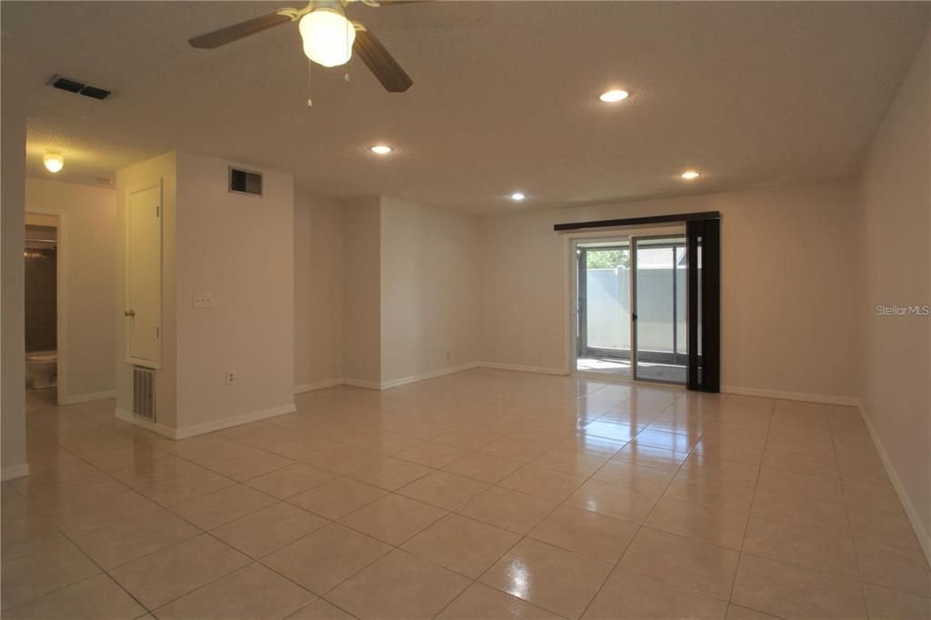 For Rent: $1,700 (2 beds, 2 baths, 934 Square Feet)