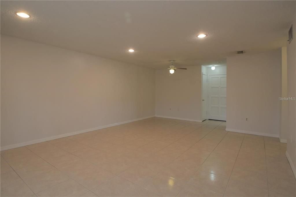 For Rent: $1,700 (2 beds, 2 baths, 934 Square Feet)