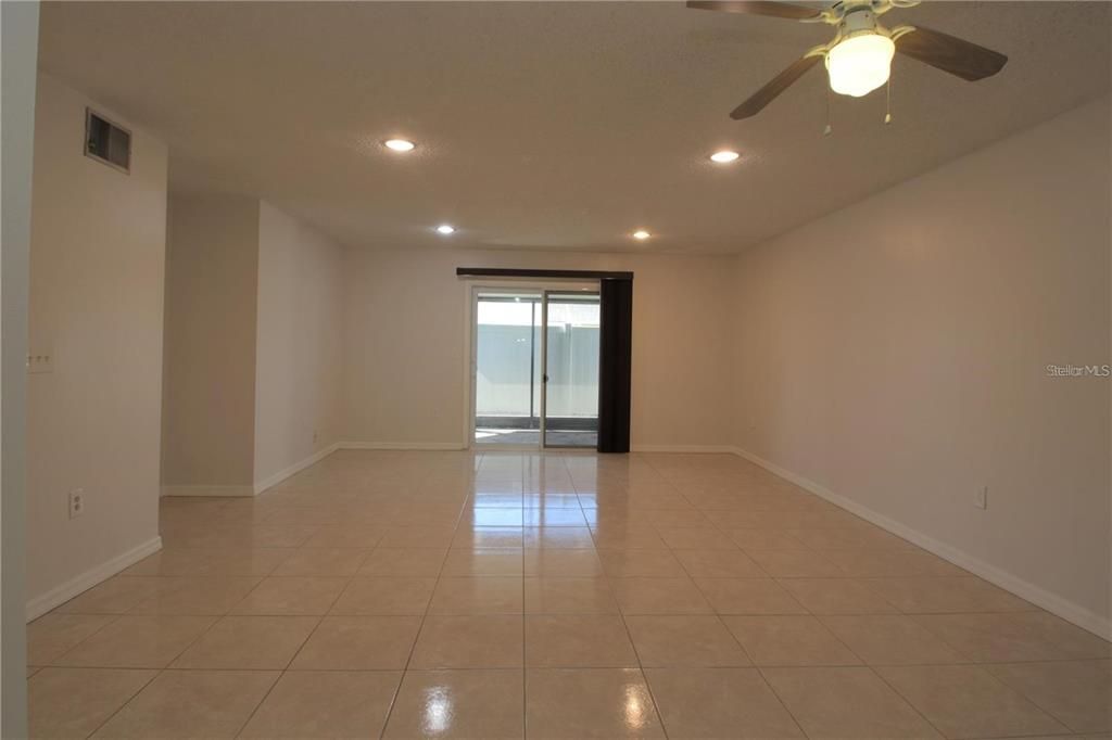 For Rent: $1,700 (2 beds, 2 baths, 934 Square Feet)