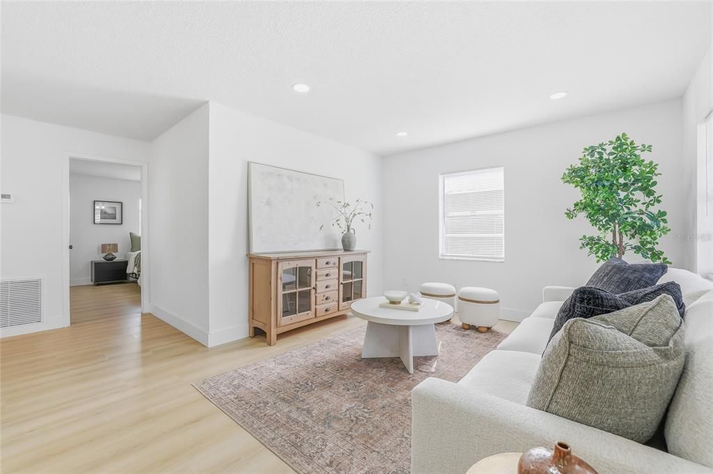 En Venta: $409,900 (3 camas, 2 baños, 1088 Pies cuadrados)