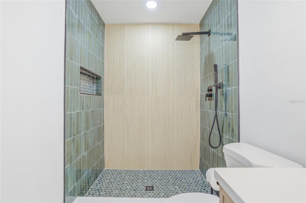 En Venta: $409,900 (3 camas, 2 baños, 1088 Pies cuadrados)