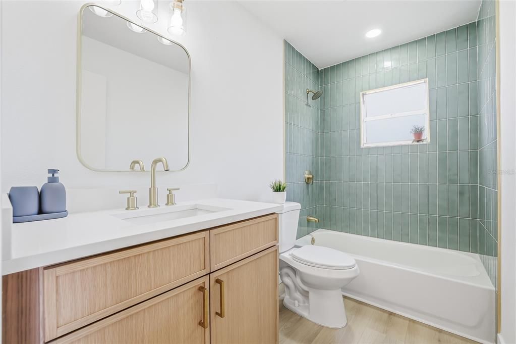 En Venta: $409,900 (3 camas, 2 baños, 1088 Pies cuadrados)