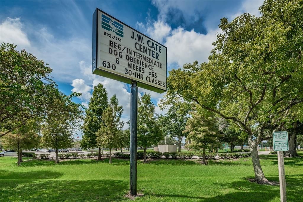 合同活跃: $400,000 (3 贝兹, 2 浴室, 1517 平方英尺)