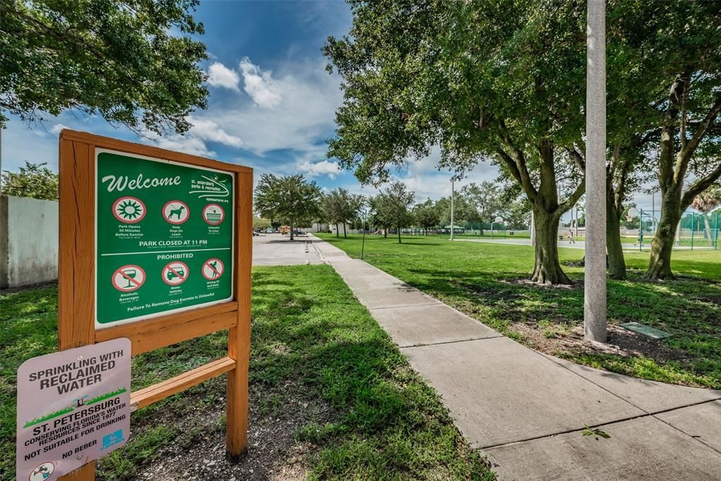 合同活跃: $400,000 (3 贝兹, 2 浴室, 1517 平方英尺)